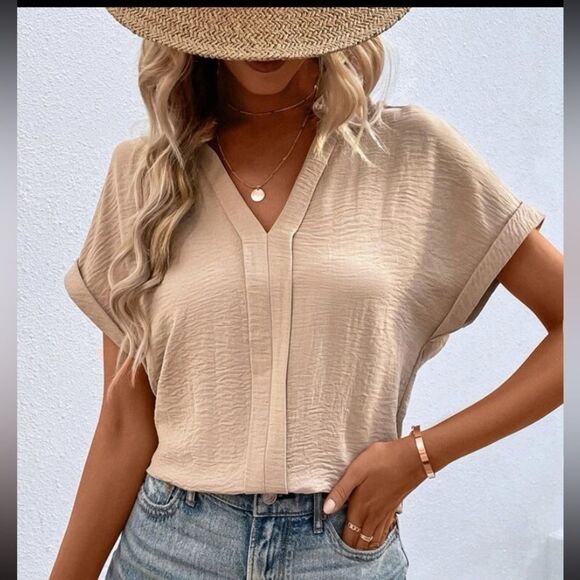 Notched neck blouse - Picture 3 of 3